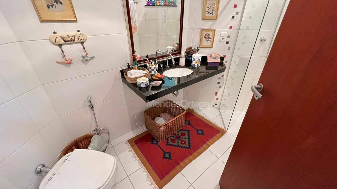 Casa de Condomínio para alugar com 4 quartos, 350m² - Foto 11