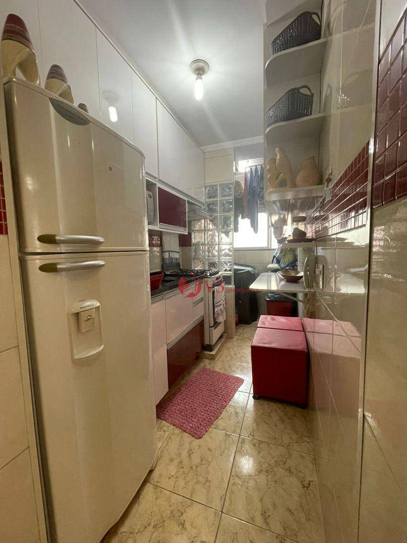 Apartamento à venda com 2 quartos, 42m² - Foto 3