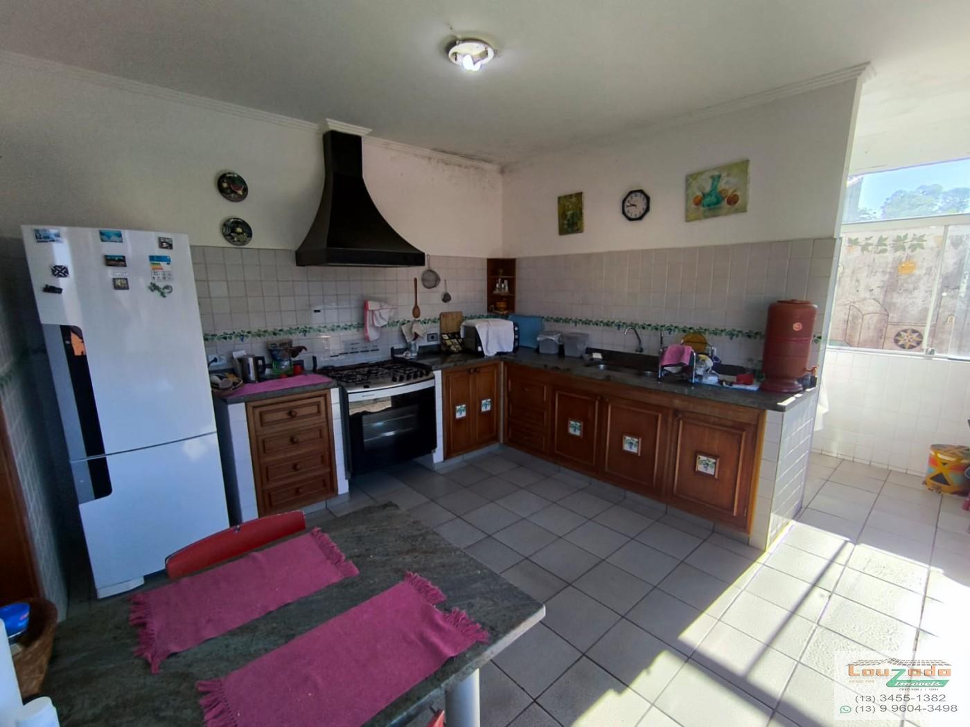 Casa à venda com 3 quartos, 327m² - Foto 9