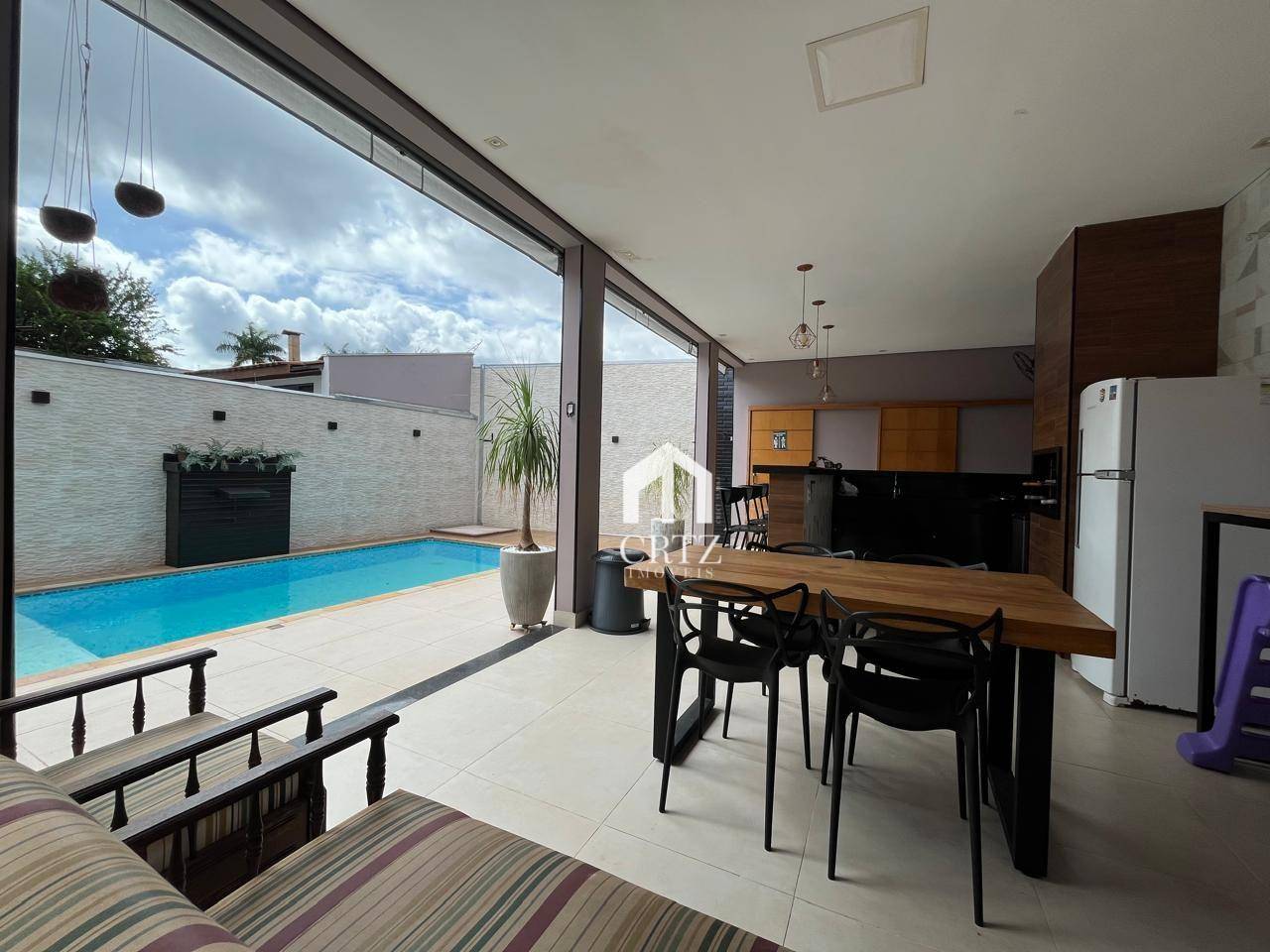 Casa, 4 quartos, 217 m² - Foto 2