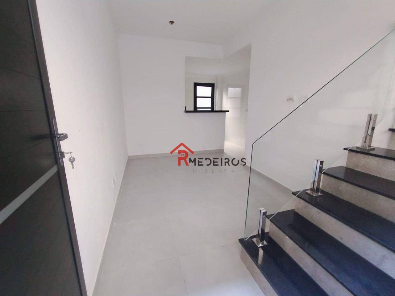 Casa à venda com 2 quartos, 51m² - Foto 1