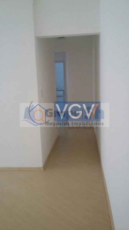 Apartamento à venda com 2 quartos, 70m² - Foto 5