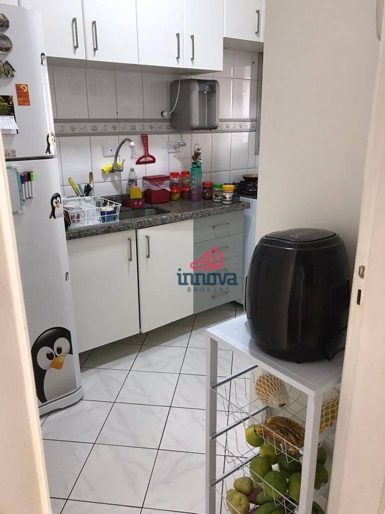 Apartamento à venda com 2 quartos, 65m² - Foto 9