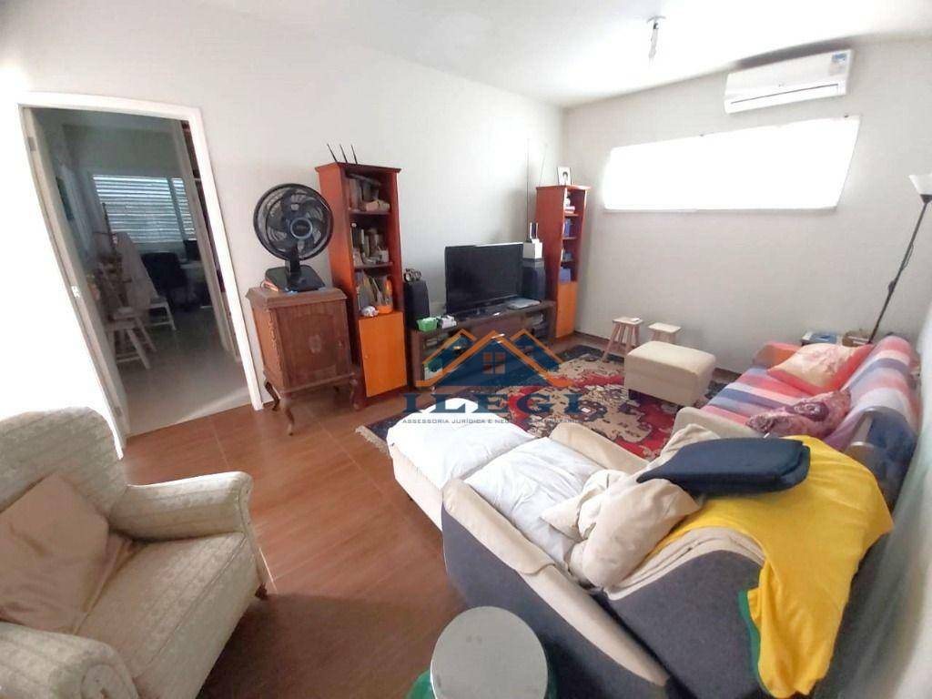 Casa de Condomínio à venda com 4 quartos, 286m² - Foto 31