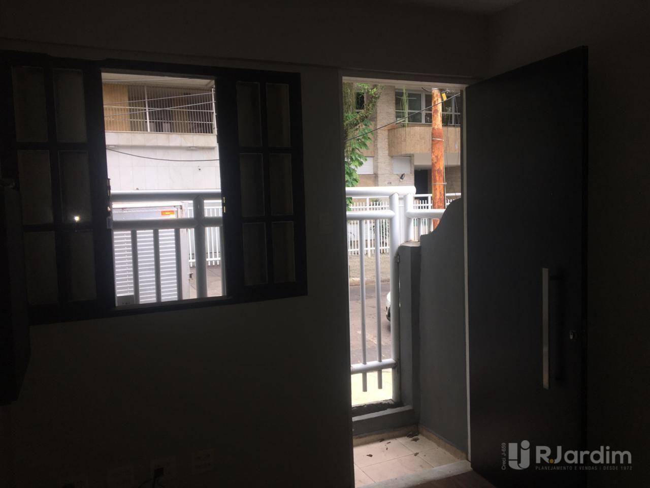 Casa de Condomínio à venda e aluguel com 6 quartos, 230m² - Foto 6