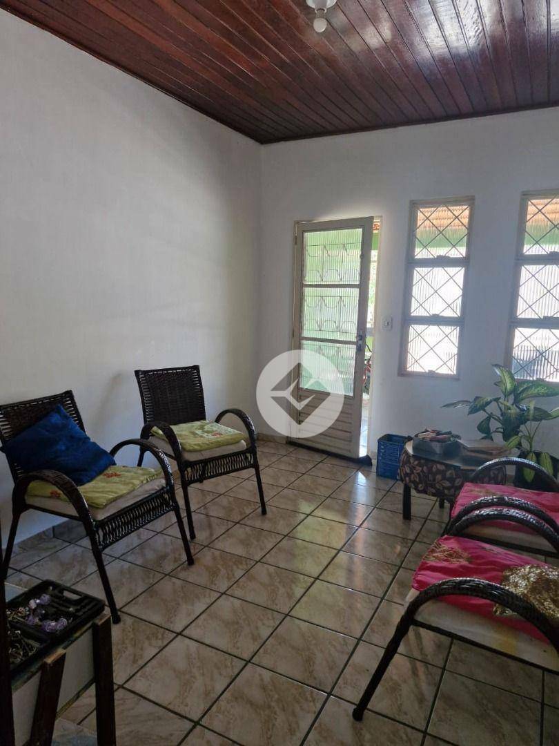 Casa à venda com 3 quartos, 144m² - Foto 1