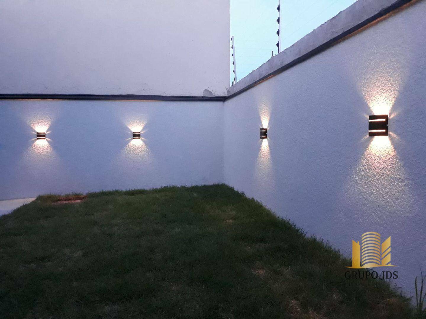 Casa à venda com 2 quartos, 60m² - Foto 18