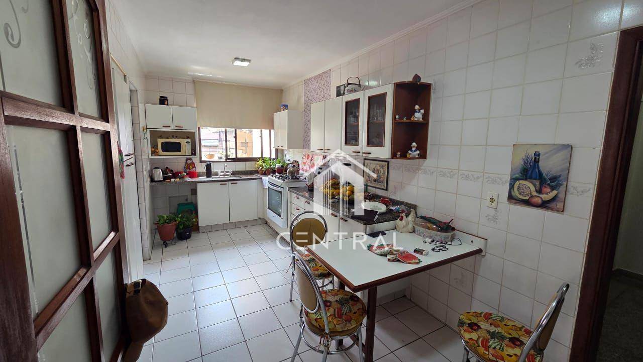 Apartamento, 3 quartos, 147 m² - Foto 2