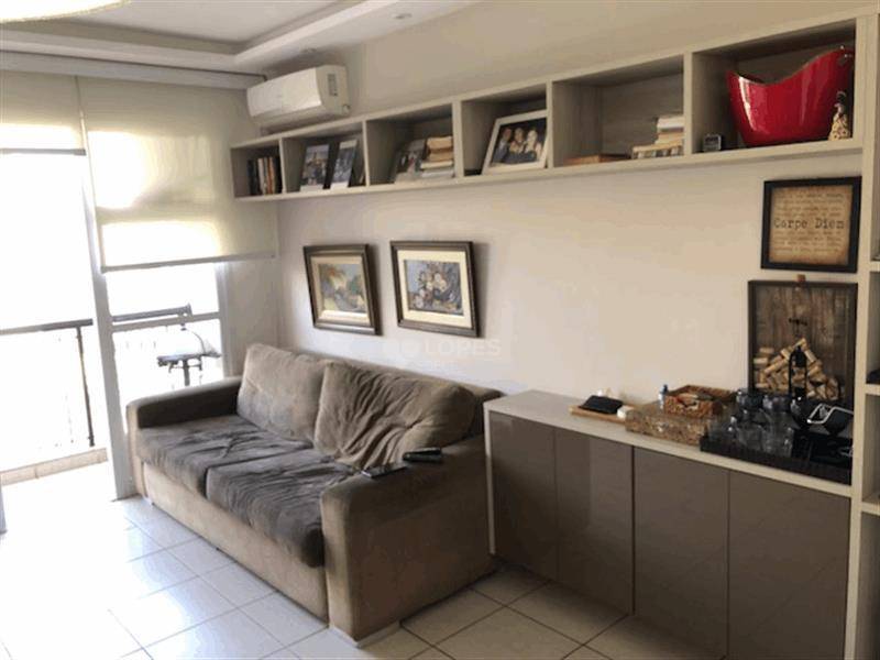 Apartamento à venda com 2 quartos, 62m² - Foto 1