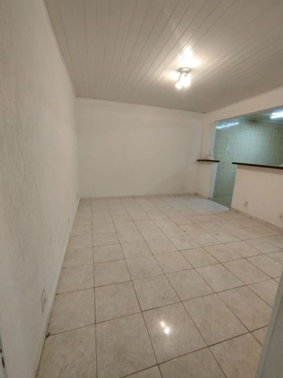 Casa para alugar com 2 quartos, 40m² - Foto 8