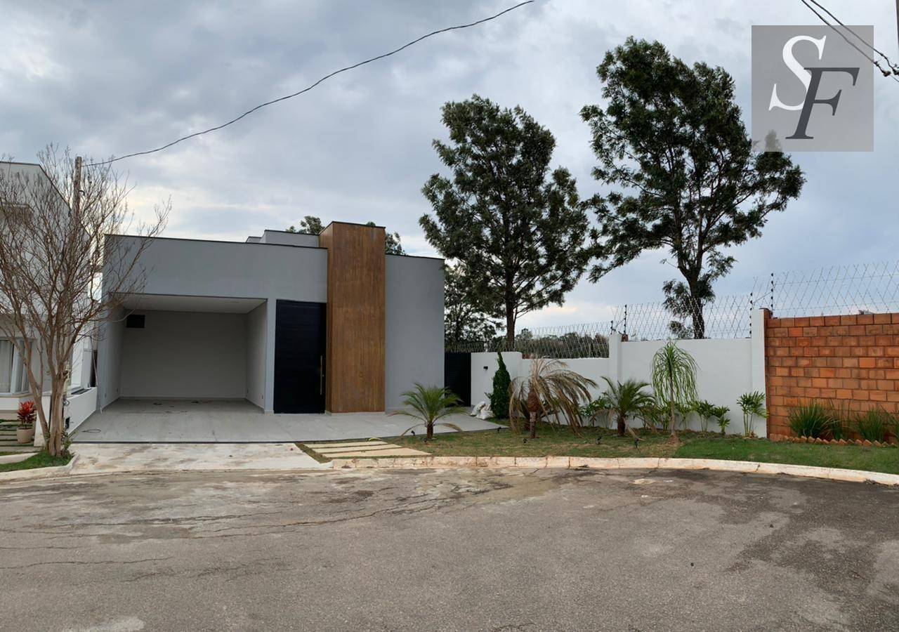 Sobrado à venda com 3 quartos, 295m² - Foto 1