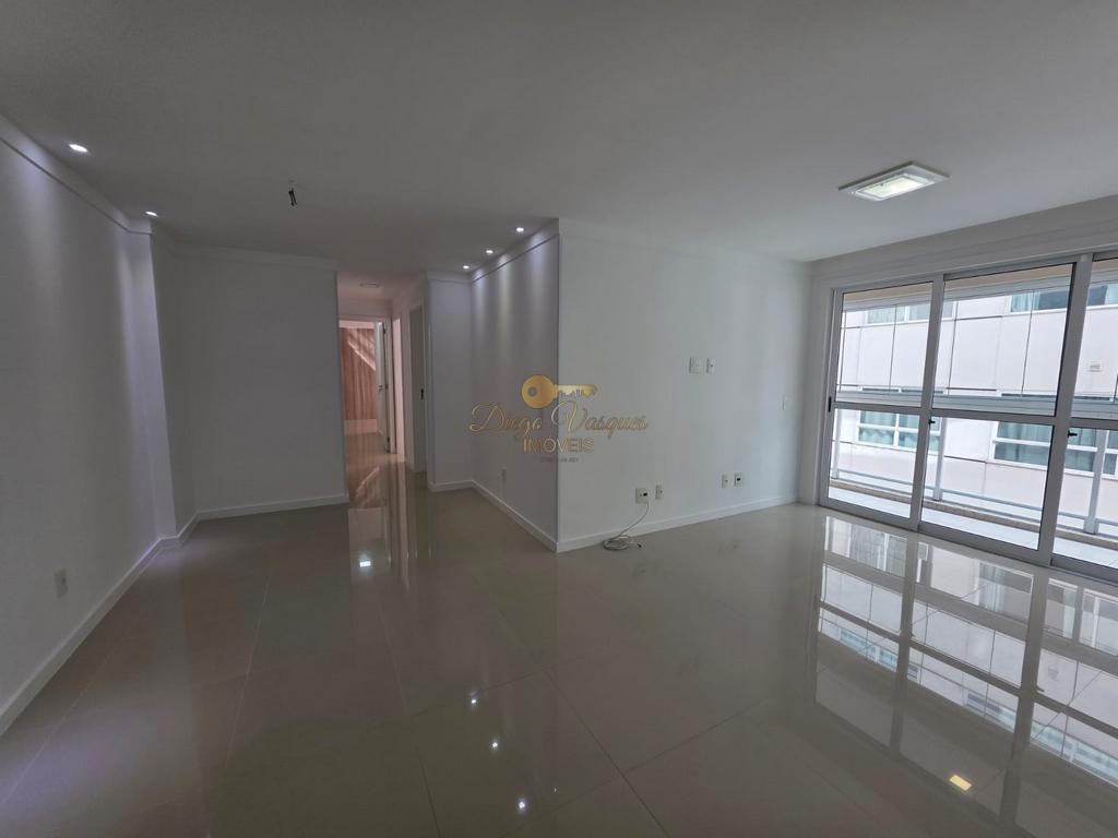 Apartamento à venda com 3 quartos, 106m² - Foto 4