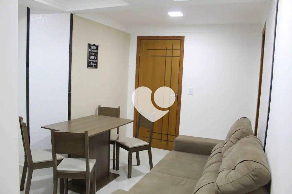 Apartamento à venda com 2 quartos, 70m² - Foto 1