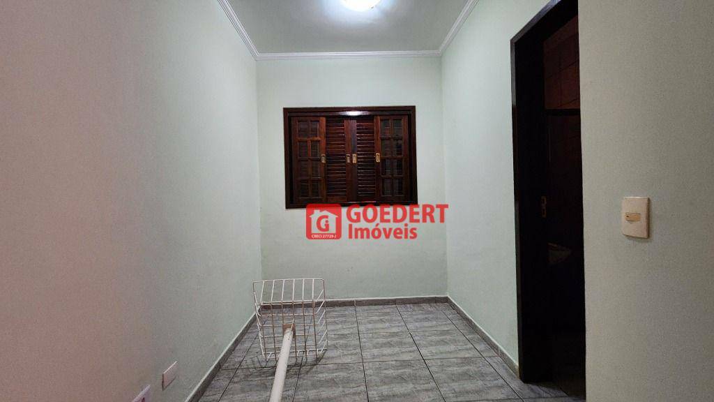 Sobrado à venda e aluguel com 3 quartos, 220m² - Foto 36