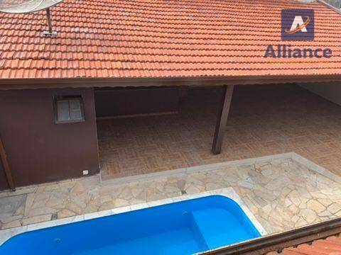 Casa à venda e aluguel com 3 quartos, 270m² - Foto 12