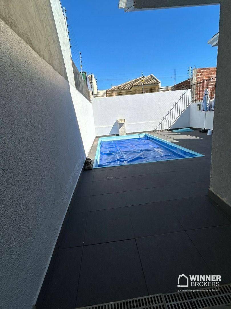 Casa à venda com 2 quartos, 70m² - Foto 12