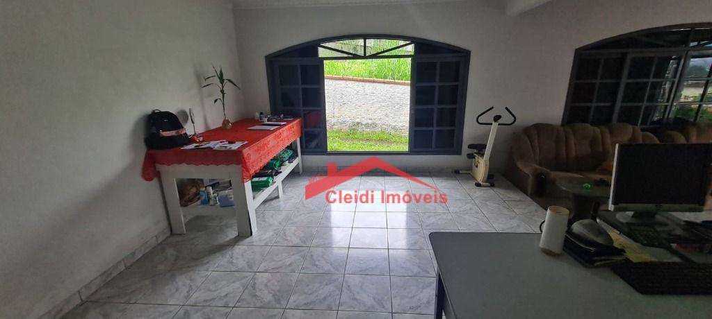 Casa à venda com 3 quartos, 200m² - Foto 10