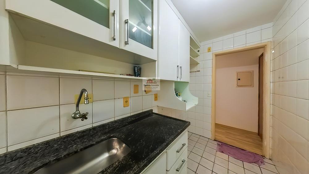 Apartamento à venda com 2 quartos, 60m² - Foto 2