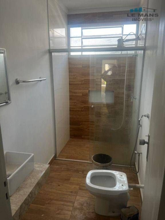 Casa para alugar com 3 quartos, 191m² - Foto 11