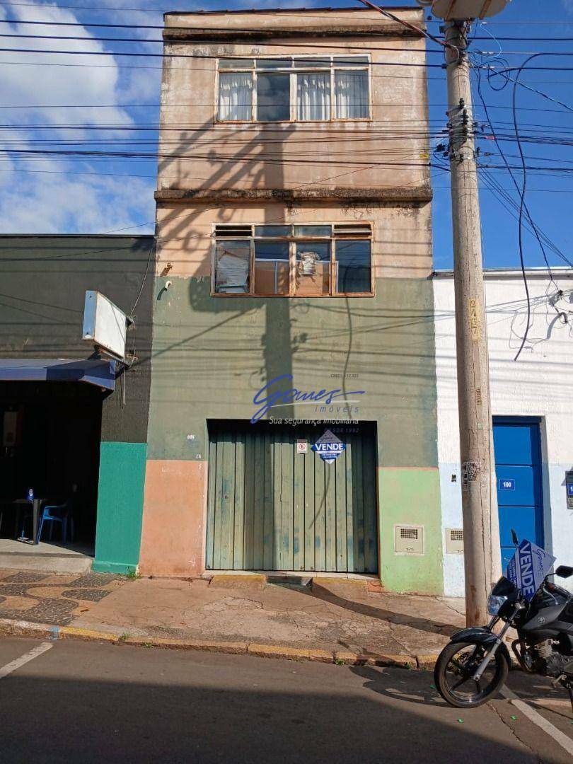 Sobrado à venda com 3 quartos, 527m² - Foto 2