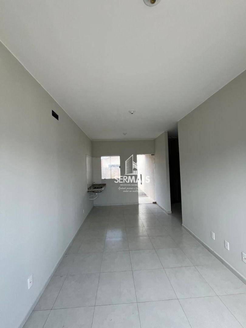 Casa à venda com 3 quartos, 250m² - Foto 2