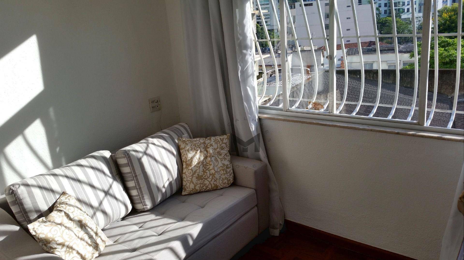 Apartamento à venda com 2 quartos, 72m² - Foto 4