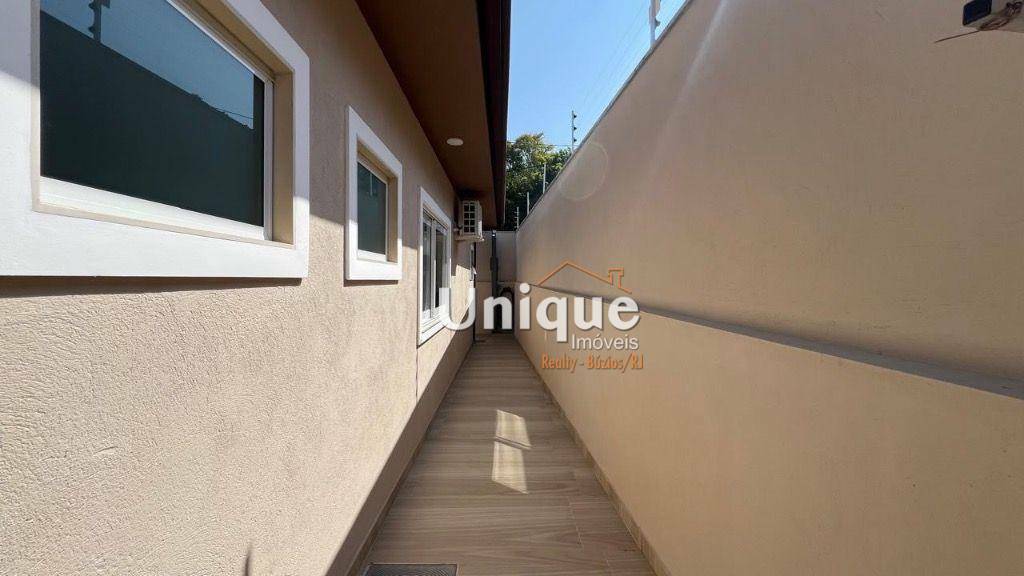 Casa à venda com 3 quartos, 207m² - Foto 11