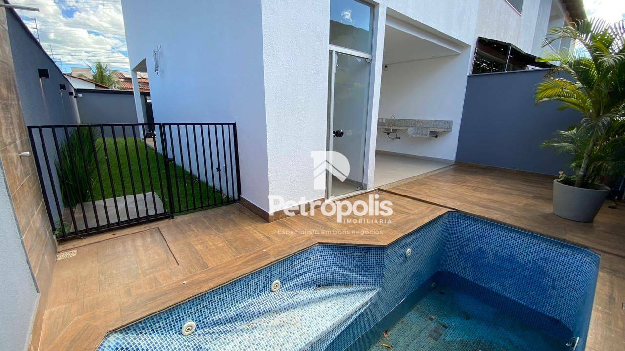 Casa à venda com 2 quartos, 115m² - Foto 12