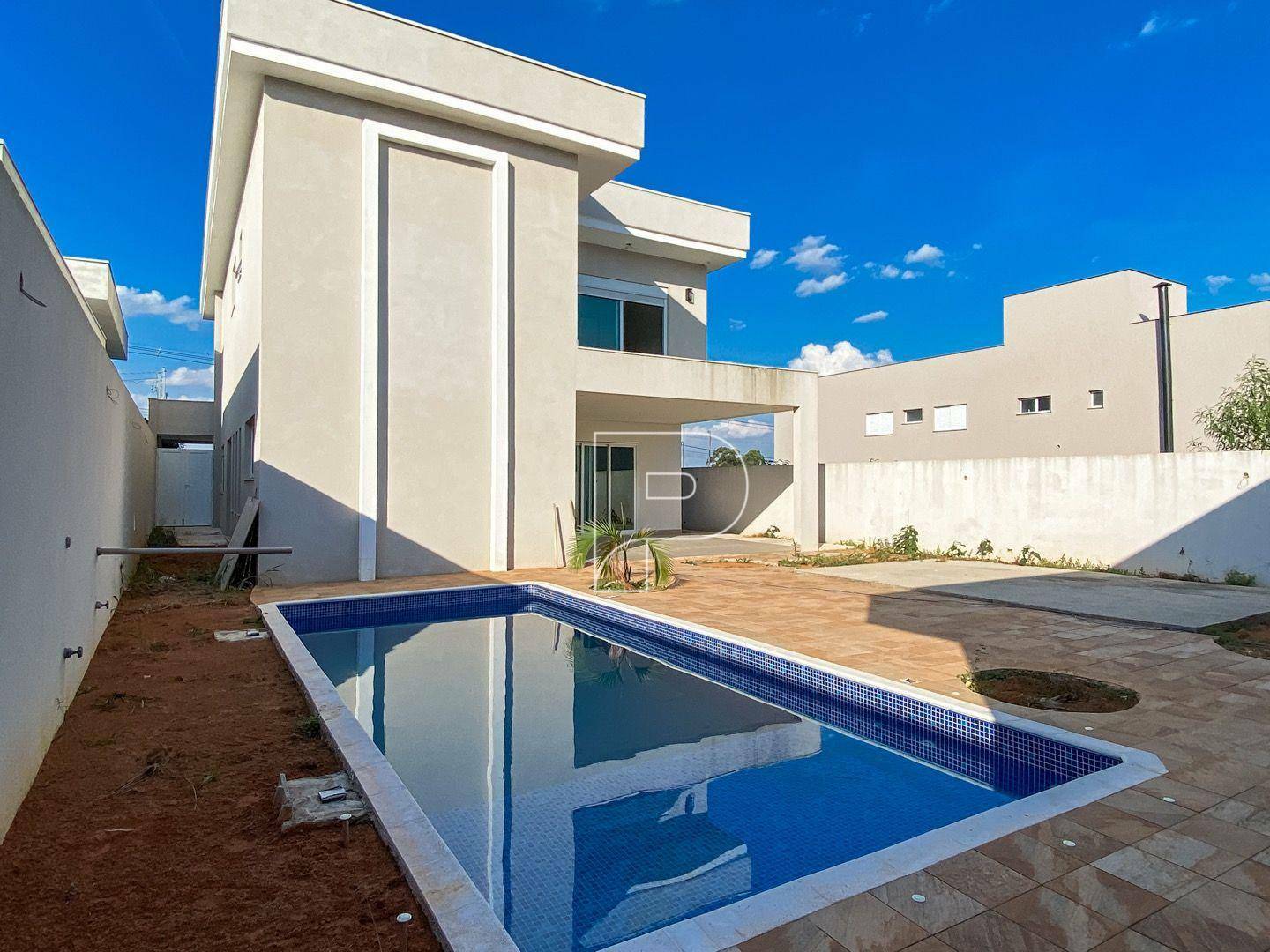 Casa de Condomínio à venda com 3 quartos, 340m² - Foto 2