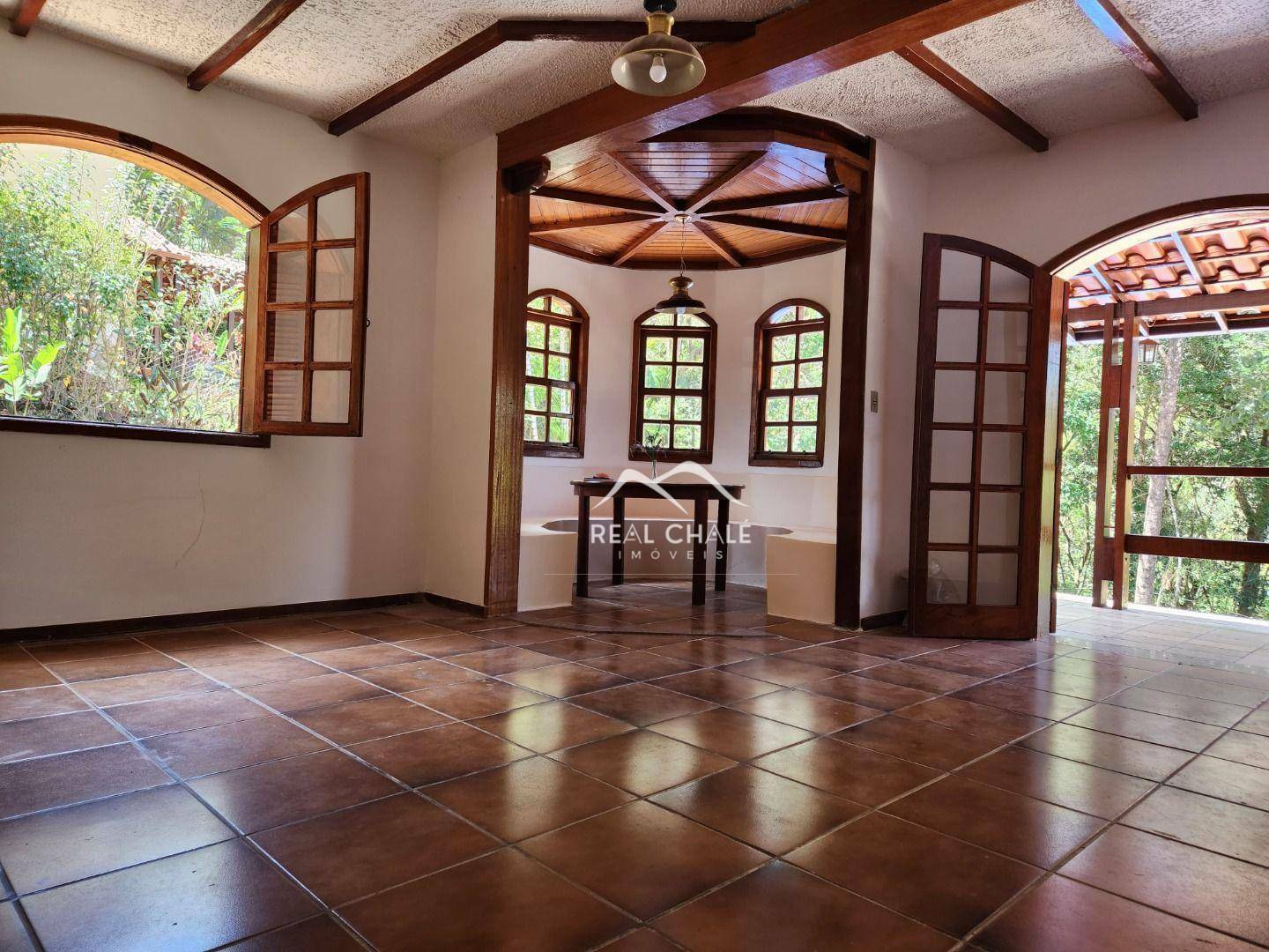 Casa de Condomínio à venda com 3 quartos, 220m² - Foto 4