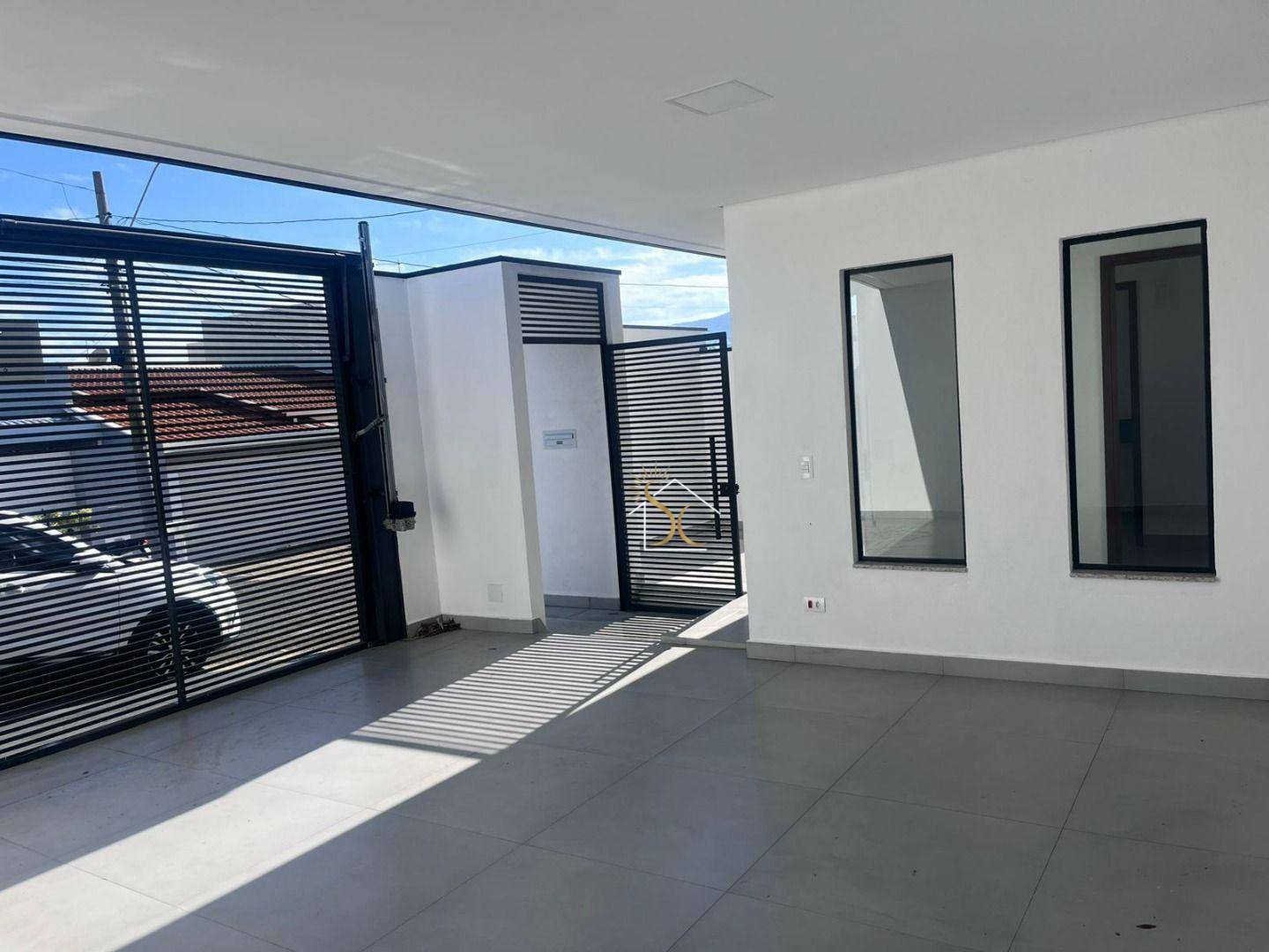 Casa, 3 quartos, 214 m² - Foto 1