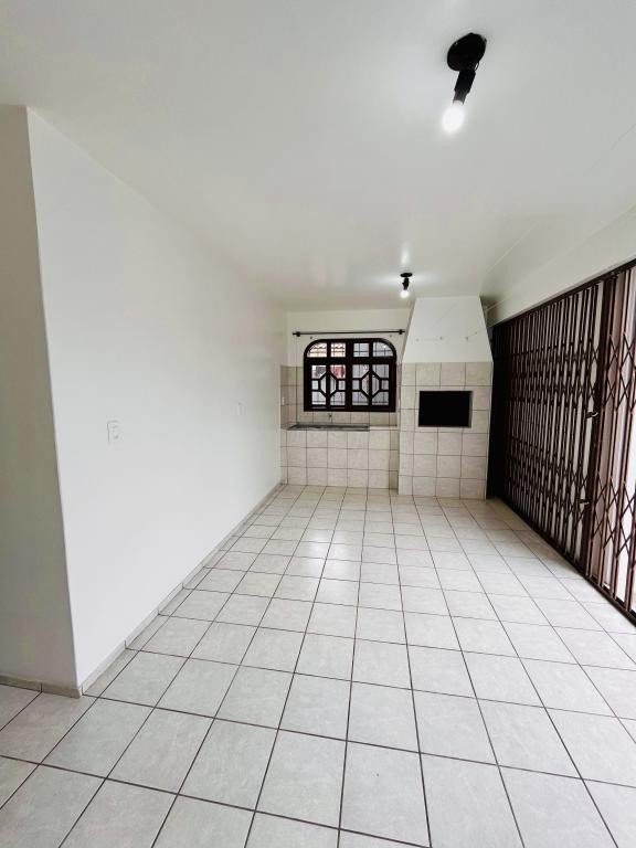 Casa para alugar com 3 quartos, 142m² - Foto 4