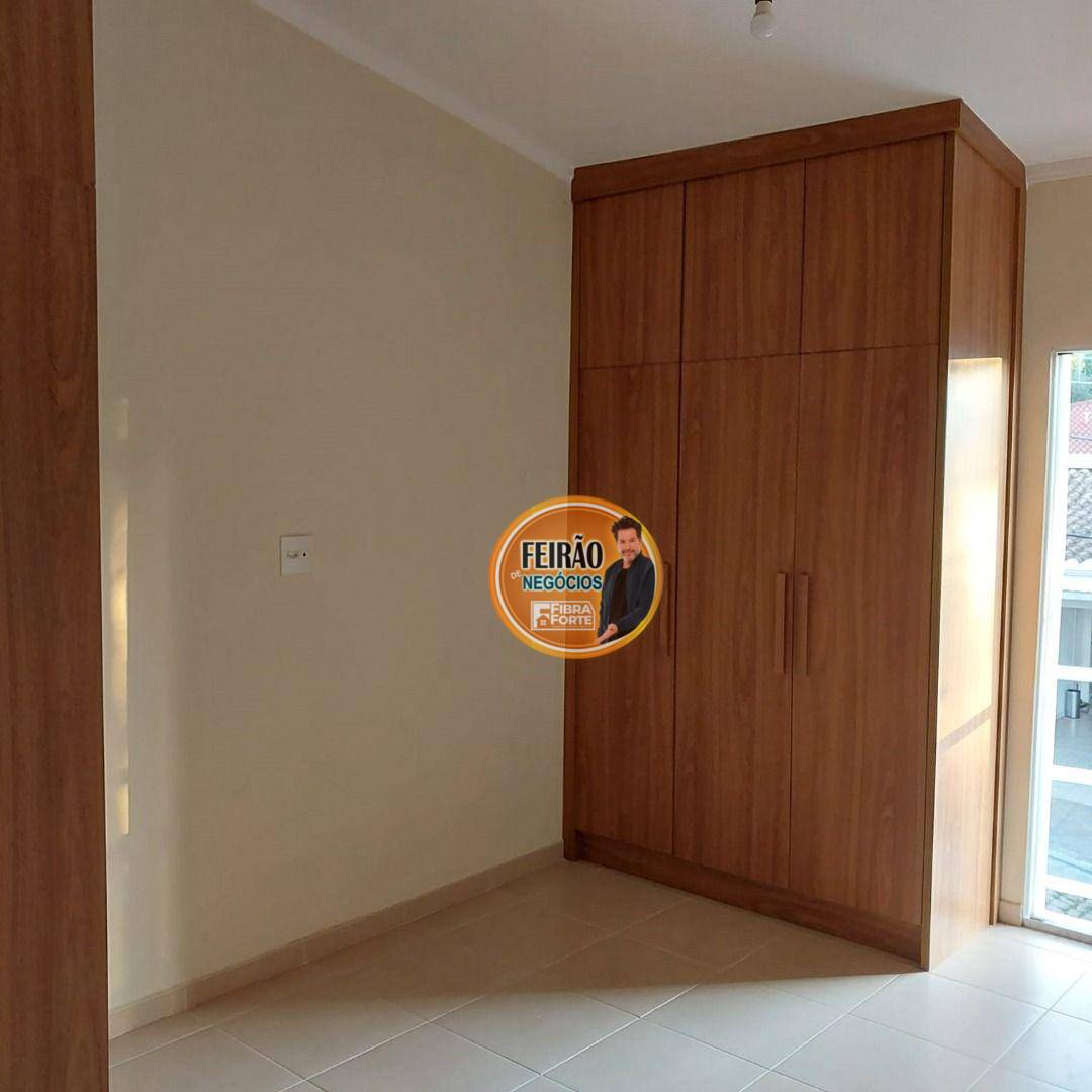 Casa de Condomínio para alugar com 4 quartos, 175m² - Foto 3