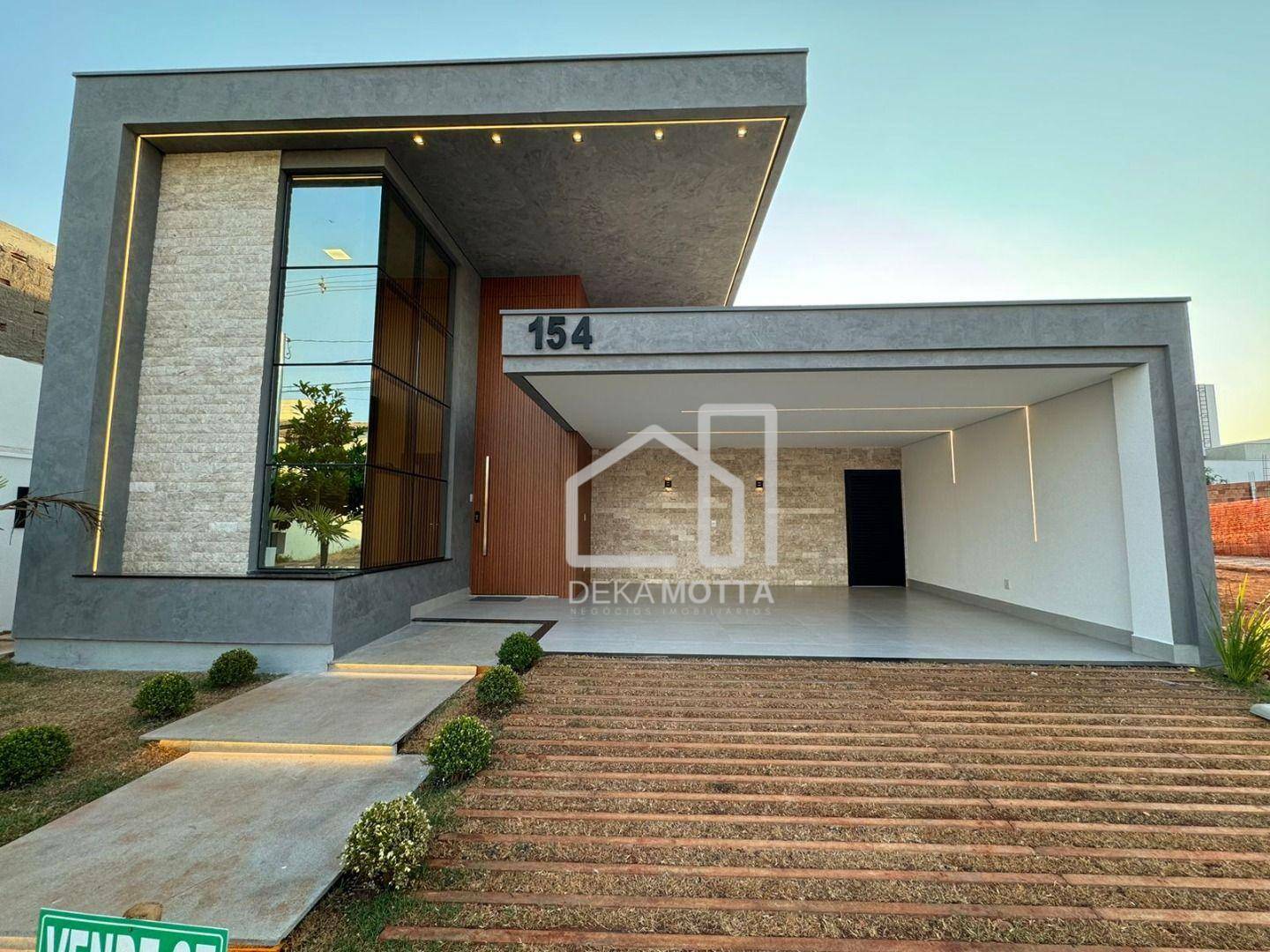 Casa à venda com 3 quartos, 208m² - Foto 1