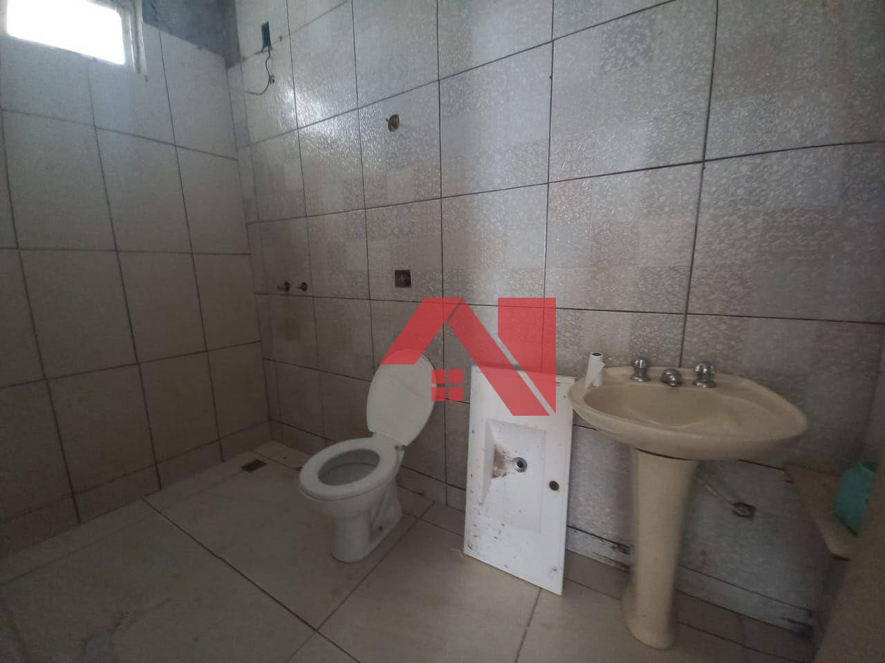 Casa à venda com 2 quartos, 80m² - Foto 4