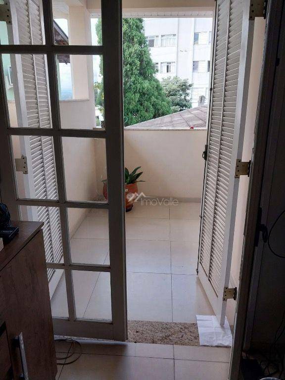 Casa à venda com 3 quartos, 261m² - Foto 22