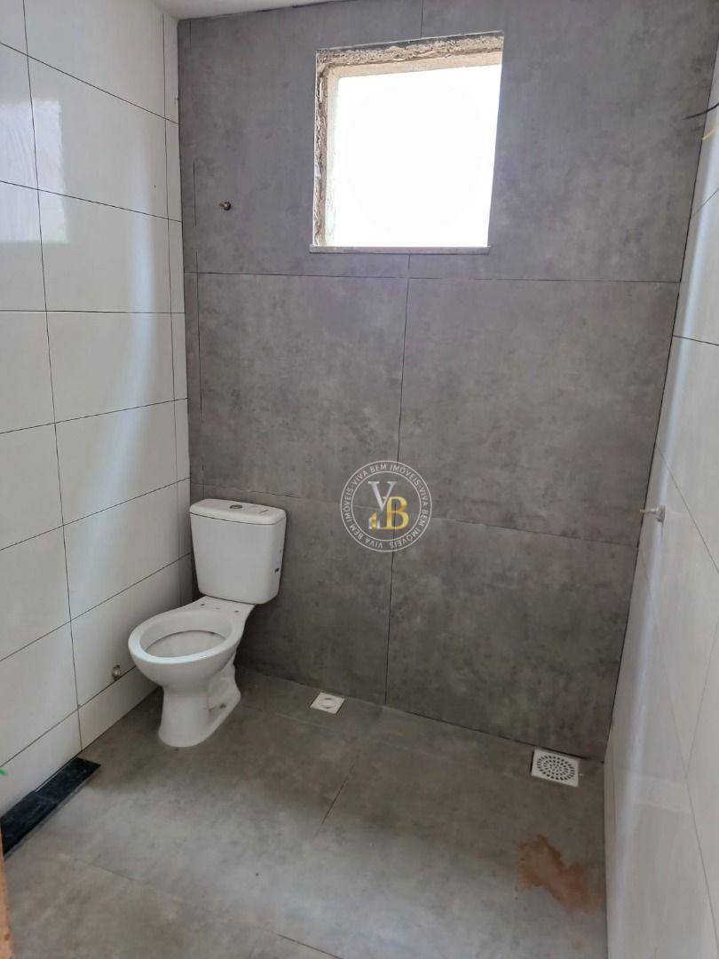 Casa à venda com 2 quartos, 70m² - Foto 4