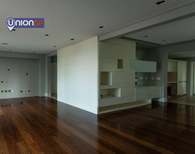 Apartamento à venda com 4 quartos, 218m² - Foto 2