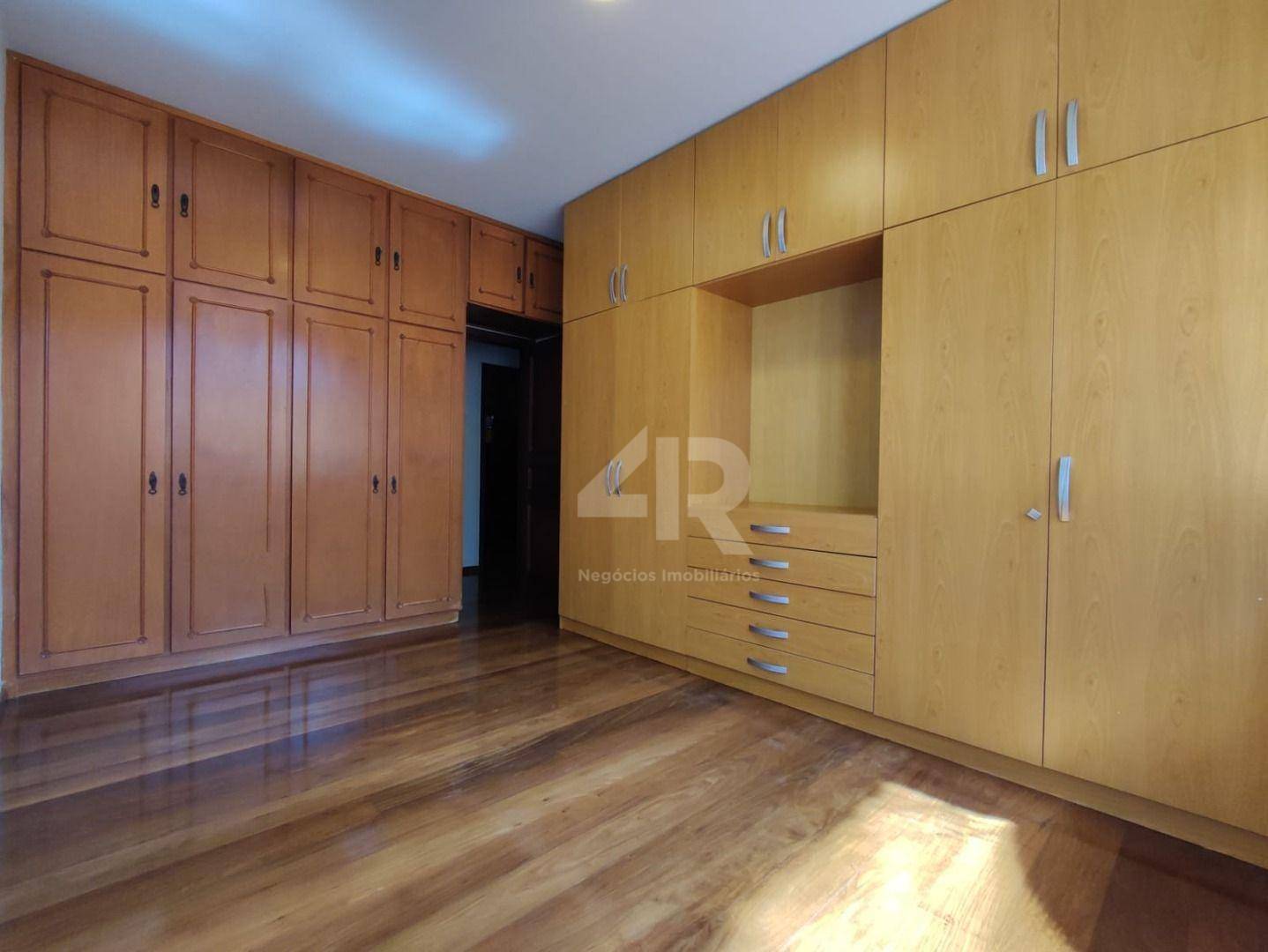 Casa à venda com 3 quartos, 323m² - Foto 30