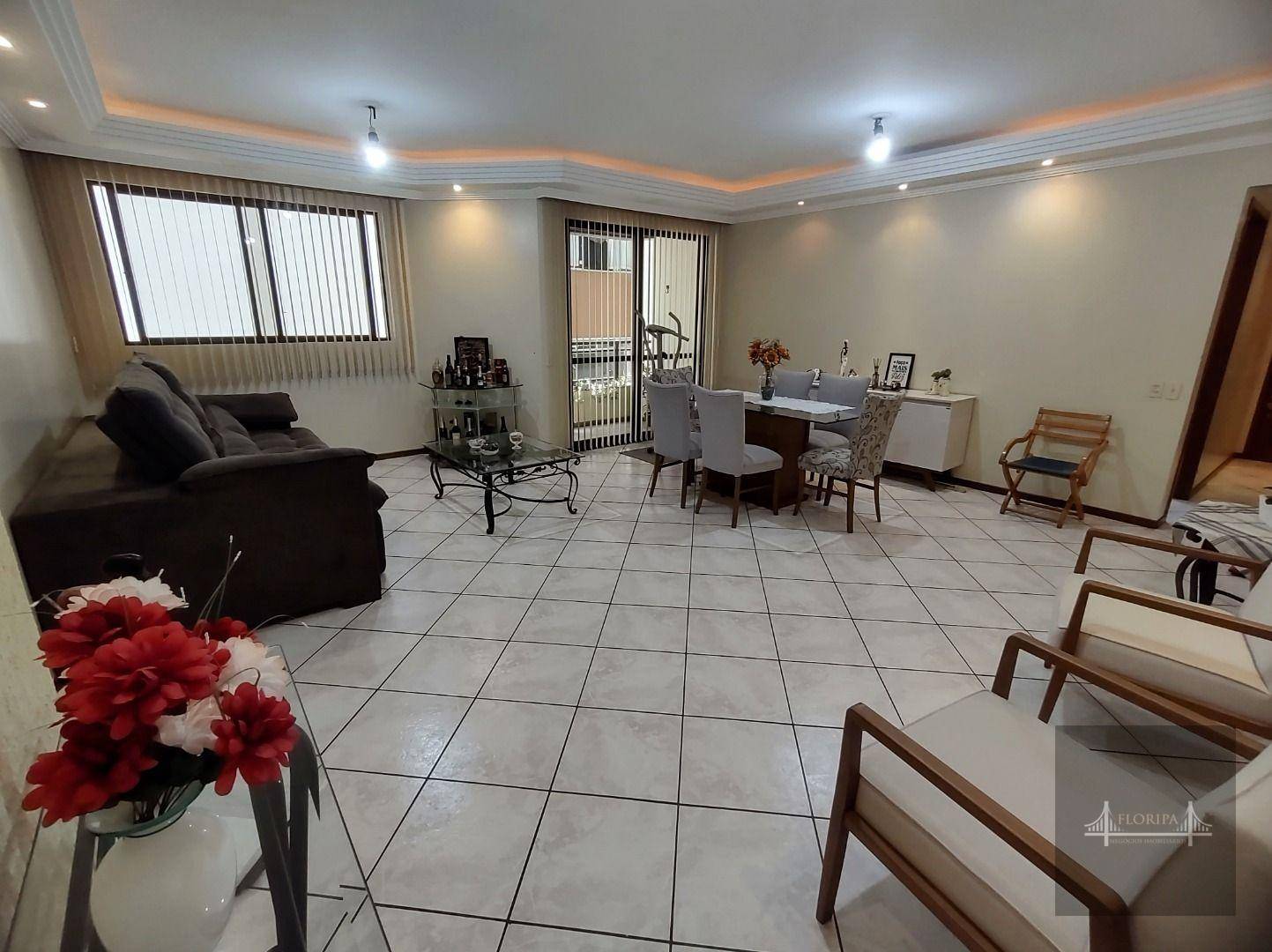 Apartamento à venda com 3 quartos, 164m² - Foto 2