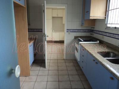 Apartamento para alugar com 3 quartos, 200m² - Foto 9