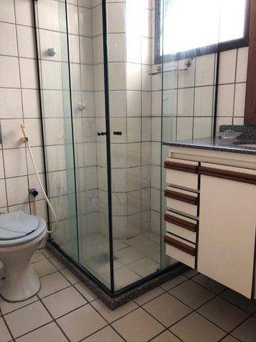 Apartamento à venda com 3 quartos, 159m² - Foto 2