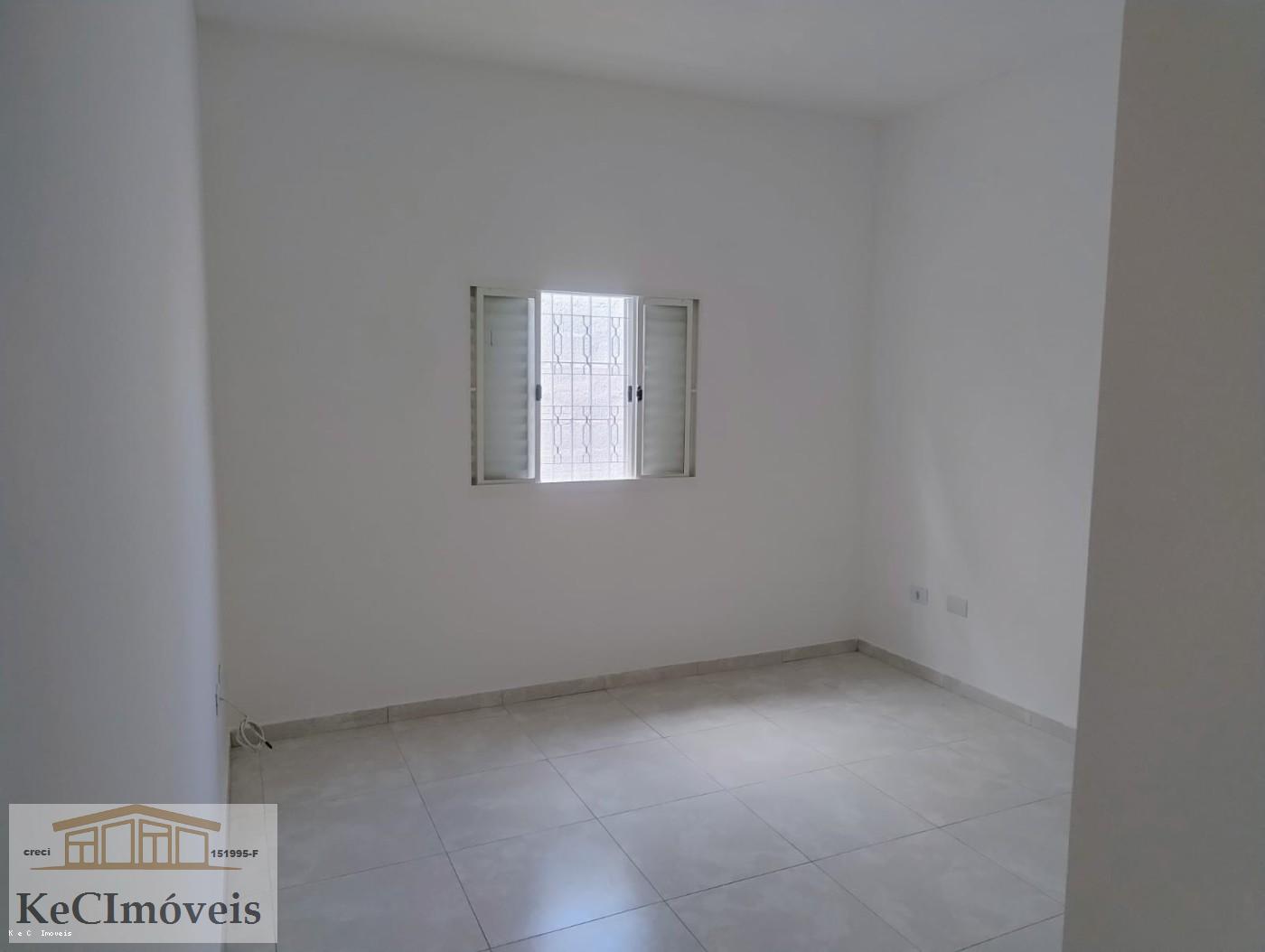 Casa à venda com 2 quartos, 67m² - Foto 2