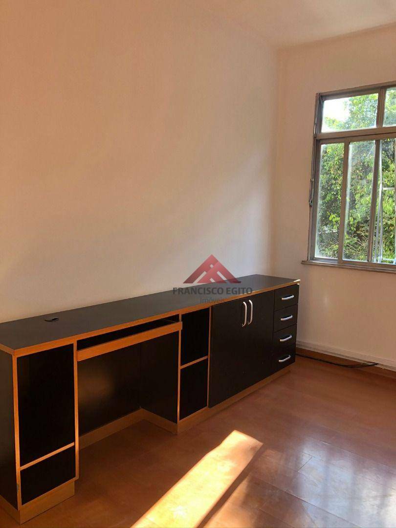 Apartamento à venda com 3 quartos, 140m² - Foto 1