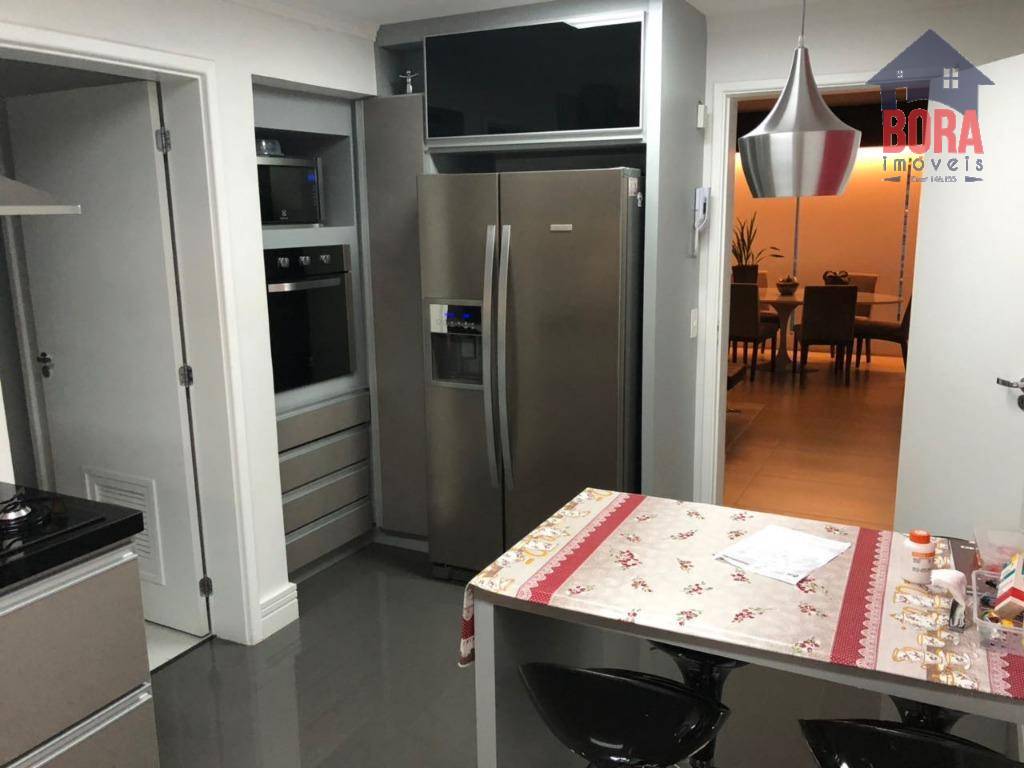 Apartamento à venda com 3 quartos, 225m² - Foto 10