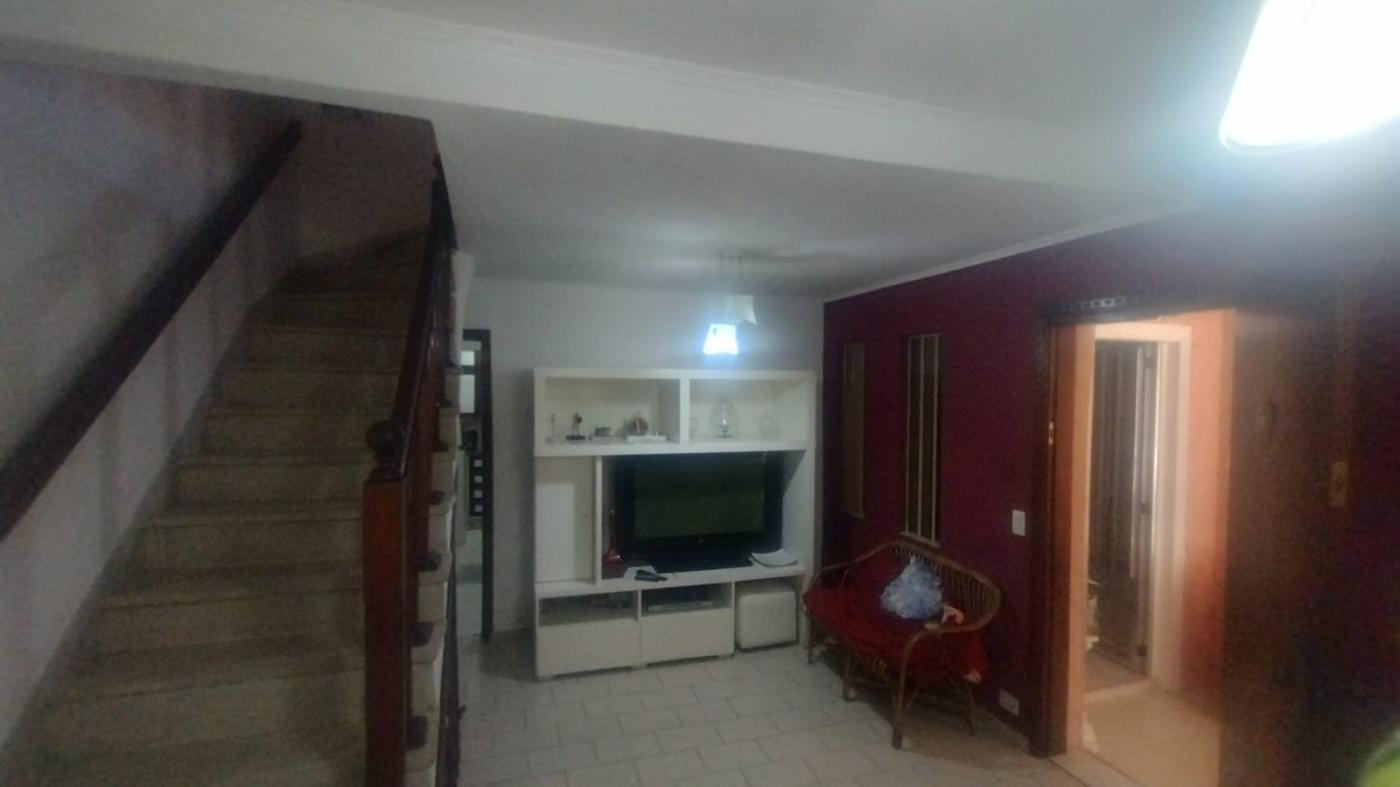 Sobrado à venda com 3 quartos, 100m² - Foto 3