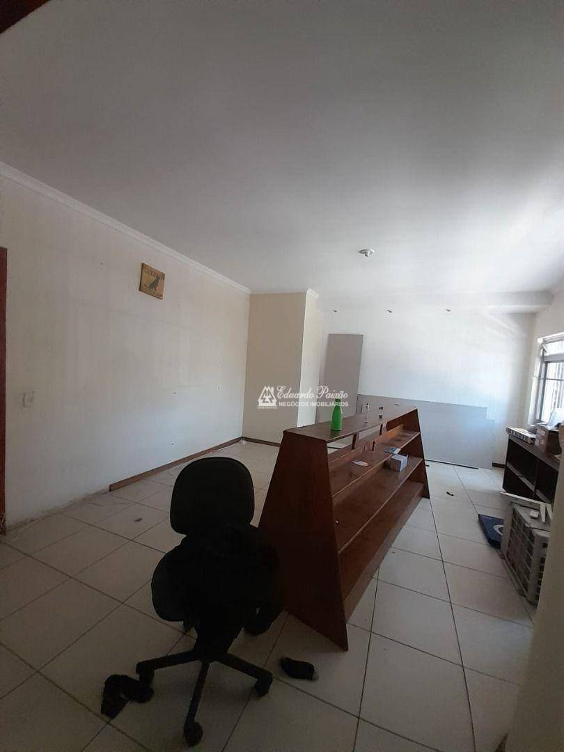 Casa à venda e aluguel com 4 quartos, 200m² - Foto 13