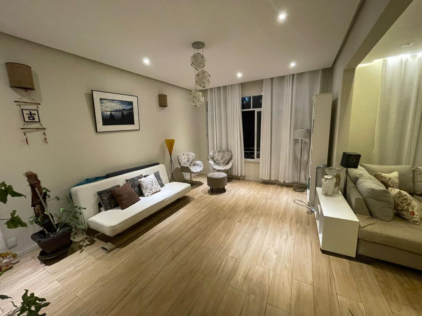 Apartamento à venda com 3 quartos, 190m² - Foto 2