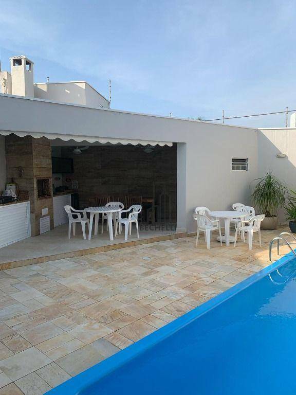 Casa à venda com 3 quartos, 199m² - Foto 1