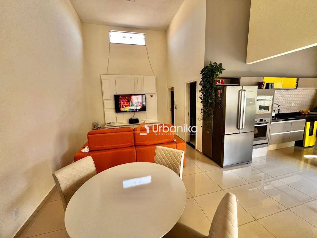 Casa, 3 quartos, 145 m² - Foto 1